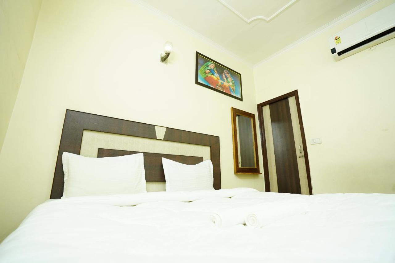 Hotel Diamond By Wb Inn * New Delhi
